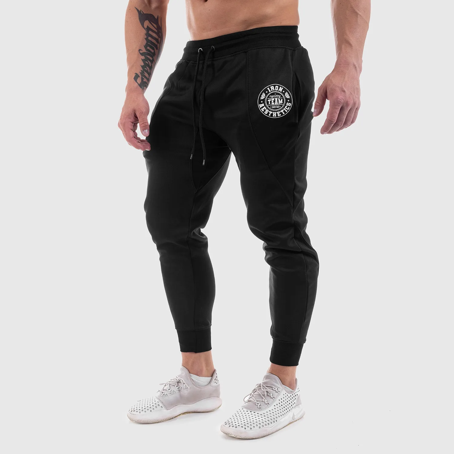 Jogger melegítő Iron Aesthetics Circle Star, fekete-1